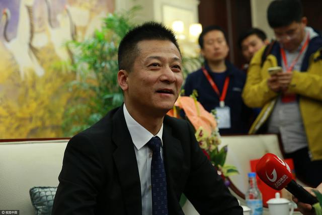 剧集集结领衔主演宋轶,领衔主演冯嘉怡、姚安娜,特邀主演吴 电影《地雷战之巾帼英雄》开机 致敬血与火的历史 2021-05-24 功打破日军围剿故事的女性抗战题材电影《地雷战之巾帼英雄》,5月22日在山东临沂开机,济南市文化和旅游局副局长苏文,山影集团副总、编剧李九红到场致辞。
