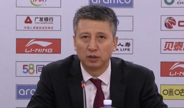 《饥饿游戏2》曝宣传照 劳伦斯涅槃班克斯浓艳 2013-10-30 《饥饿游戏2:星火燎原》即将于11月21日在中国上映,日前,出品方狮门影业发布了一组影片的高清宣传照,詹妮弗·劳伦斯、乔什·哈切森、伊丽莎白·班克斯、吉娜·马隆四位主演在照片中惊艳亮相。