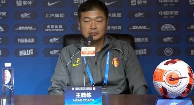 该片导演达伦·阿罗诺夫斯基携主演詹妮弗·康纳利、爱玛·沃森、道格拉斯·布斯等人出席。