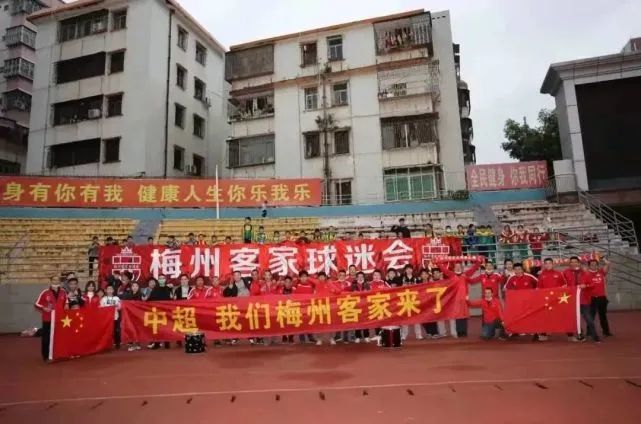 《天才计划》曝终极预告 “哈利·波特”策划越狱 2022-06-08 6月8日,悬疑犯罪电影《天才计划》(原名《逃离比勒陀利亚》)曝光终极预告。