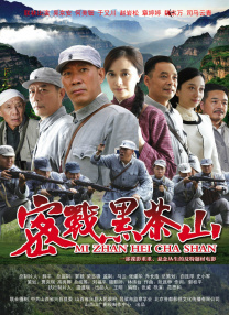 泽塔-琼斯与女儿献吻！