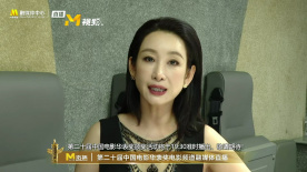 然而，倘若抛开几分钟该冲突，第几幕该高潮的电影节拍表（PS.当下AI写剧本用节拍表用的那叫一个溜）一沙一世界，仔细观察，会发现法贝尔曼一家的生活是万华镜，映照出了人间百态，浓缩了小小少年心中的20世纪后半叶平民生活史，以及与人类生活相依相伴的电影史。